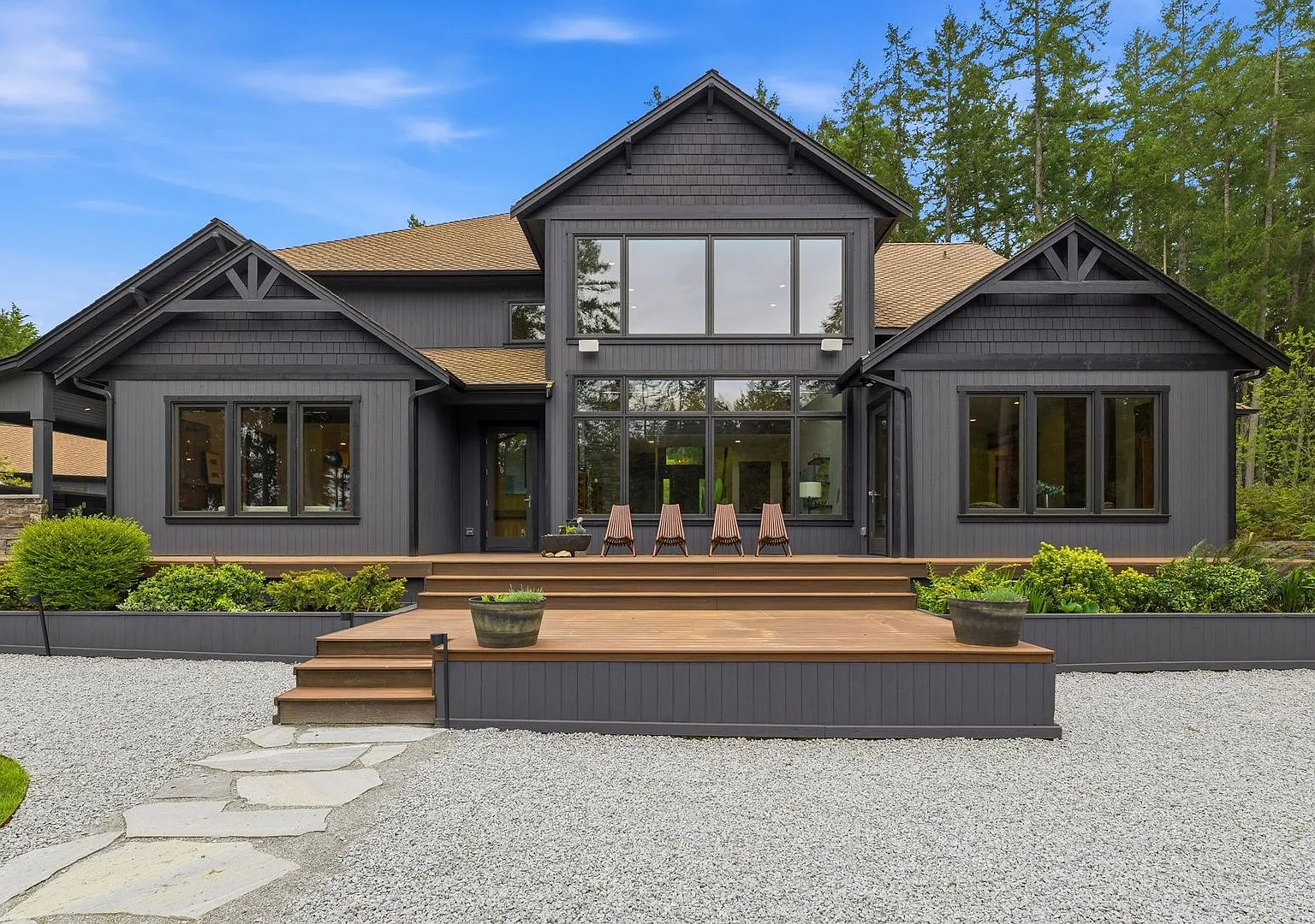 Private Fox Island Waterfront Estate | Nearly 2 Acres — Photo 4