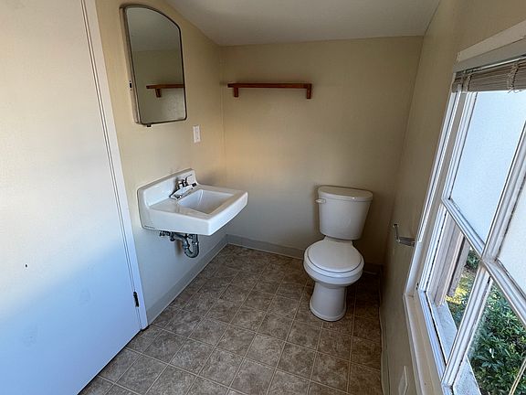 5th image of 1521 Bernal Ave
