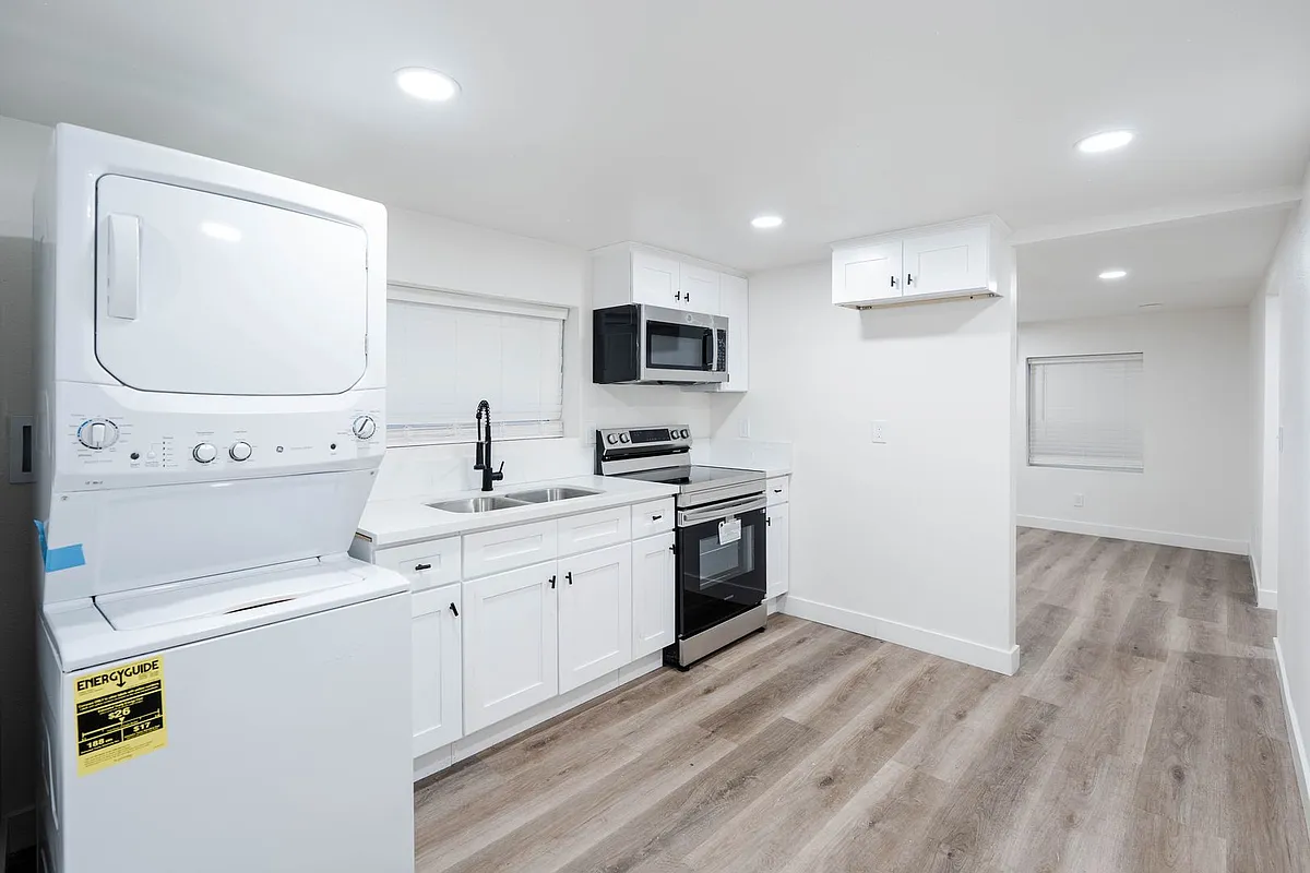 Building Photo - 35070 Avenue B