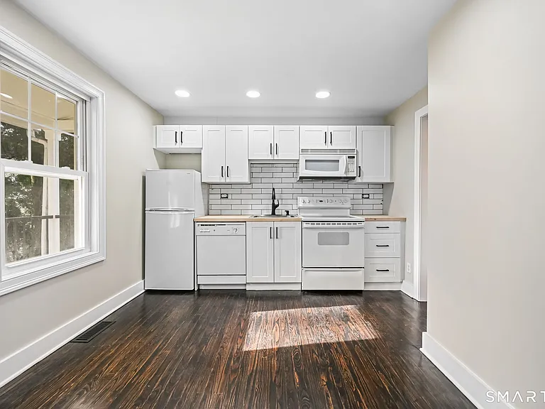 2 Sherman Ave #COTTAGE — Photo 3