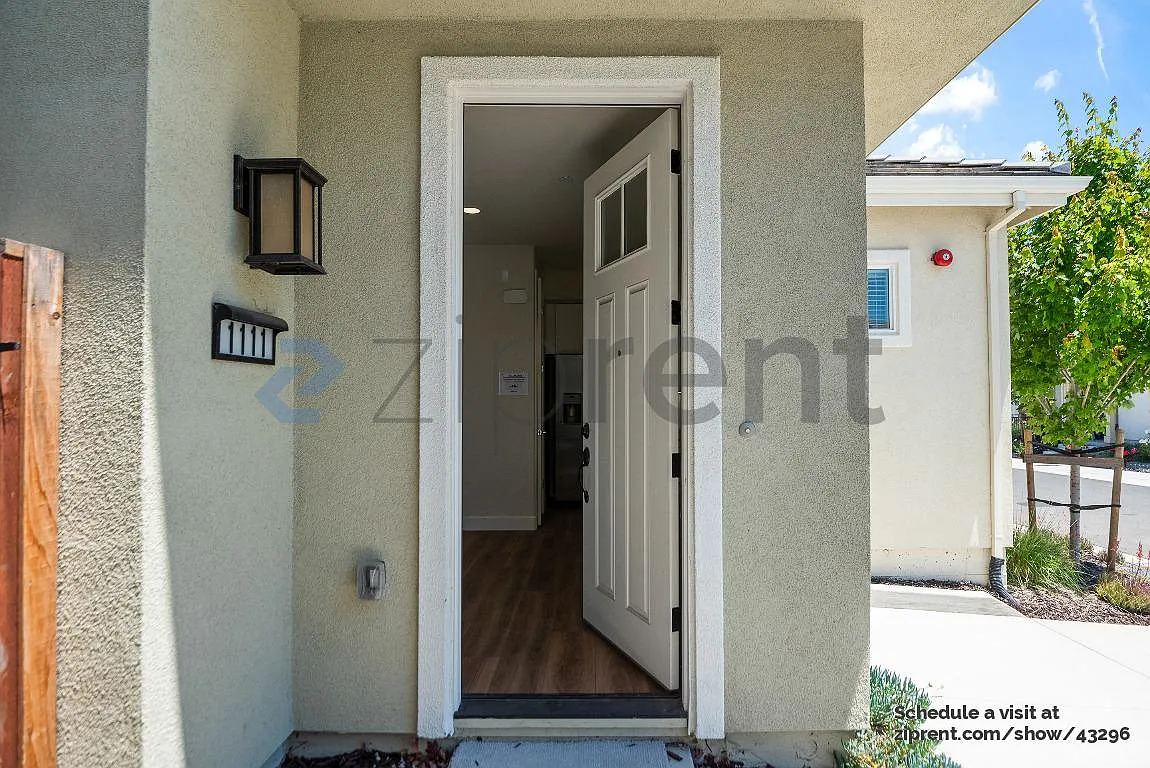1 bed, 750 sqft, $2,700 — Photo 4