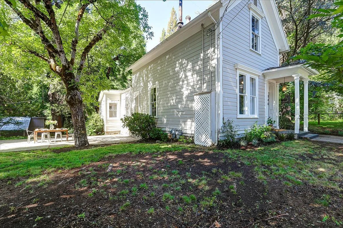 140 Boulder St photo 1
