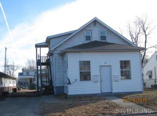 111 N 13th St, Wood river, IL 62095
