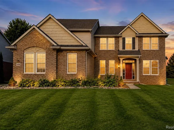 54908 Grenelefe Cir W, South Lyon, MI 48178