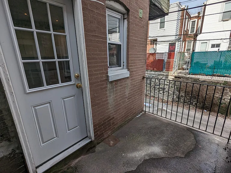 Back patio.
Kitchen door to back patio.
Not the front door.