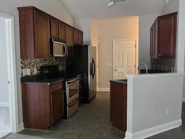Elizabeth Edwards Ct — Photo 5
