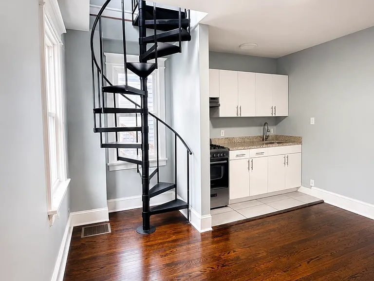 19 S Vassar Sq #3 — Photo 4