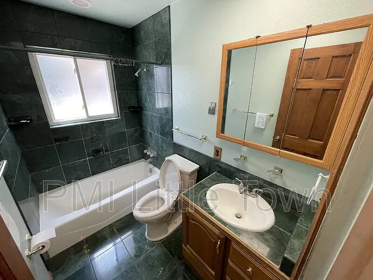 7893 Greenwood Blvd — Photo 7