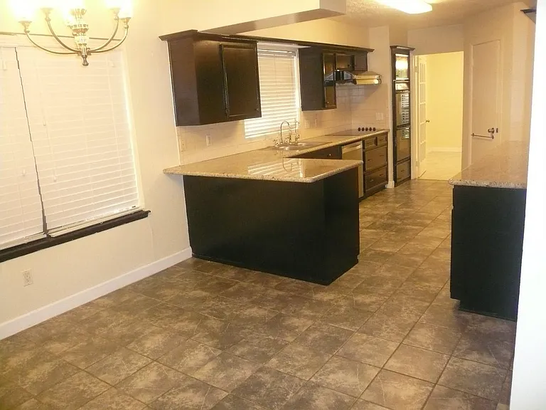 2826 Green Fields Dr — Photo 7