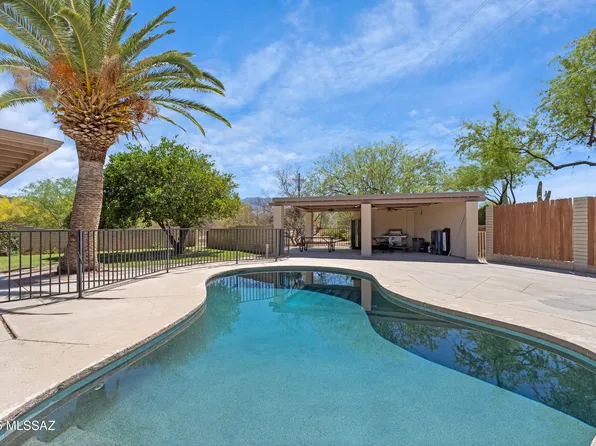 1821 S Carthage Pl, Tucson, AZ 85748