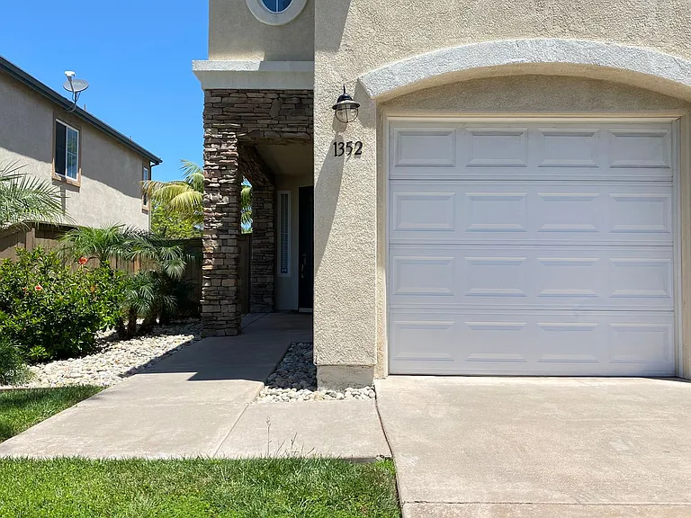 1352 Enchante Way — Photo 2