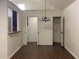 420 E McKinney St STE 201, Denton, TX 76209