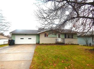 1944 Sequoia St, Cuyahoga Falls, OH 44221