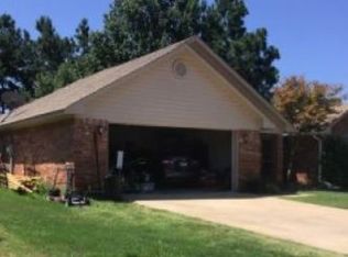 2710 Briarwood Dr, Paris, TX 75460