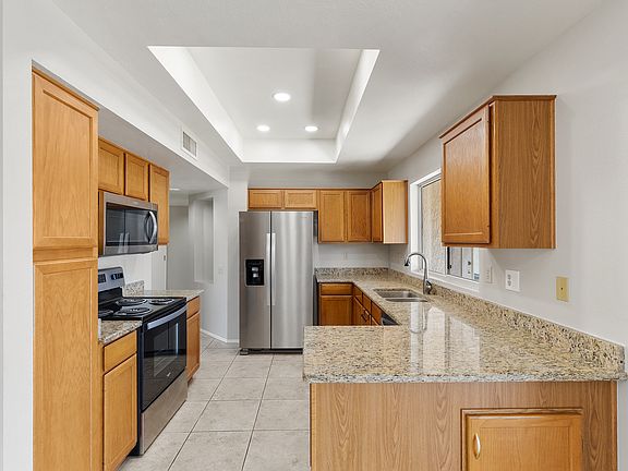 5th image of 13615 W Pavillion Dr