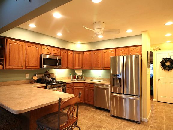 3rd image of 71 Sunfield Ave