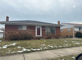 25240 Chippendale St, Roseville, MI 48066