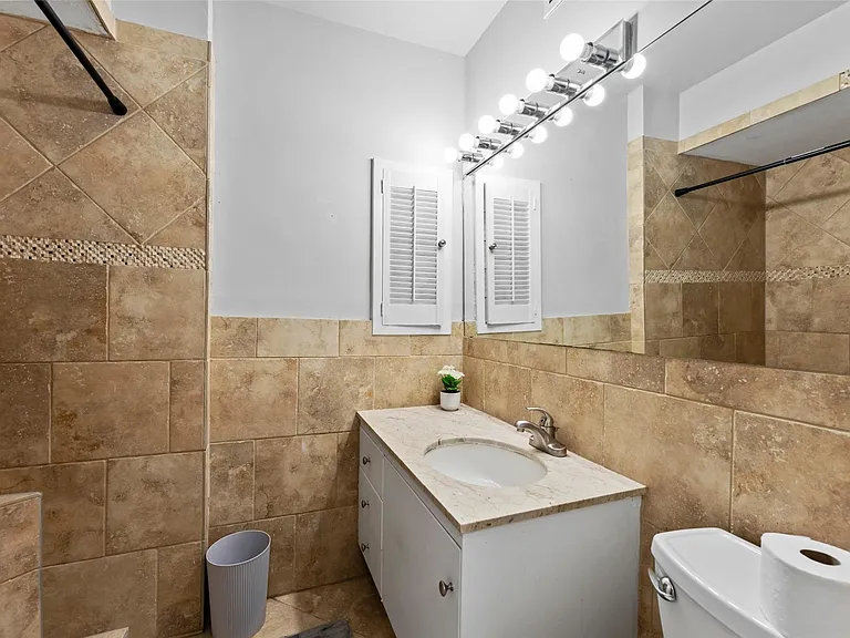 2600 Bellefontaine St — Photo 10