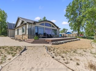 7292 Leighton Dr, Lambton Shores, ON N0M 2L0