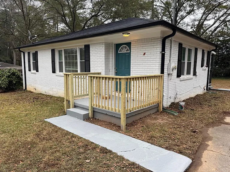 108 E Mimosa Dr — Photo 1