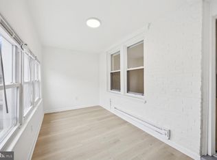1101 S Peach St, Philadelphia, PA 19143