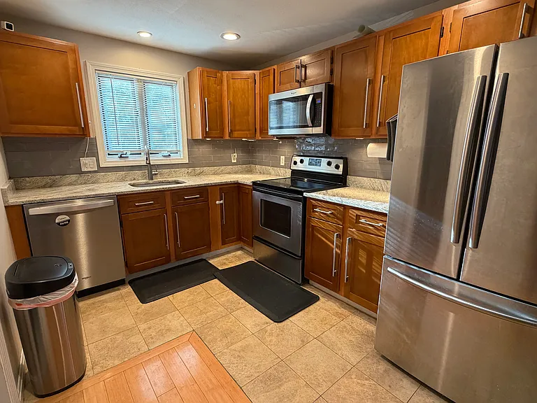 28 Wallace Cir — Photo 1
