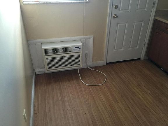 5th image of 19 S Weyant Ave APT E