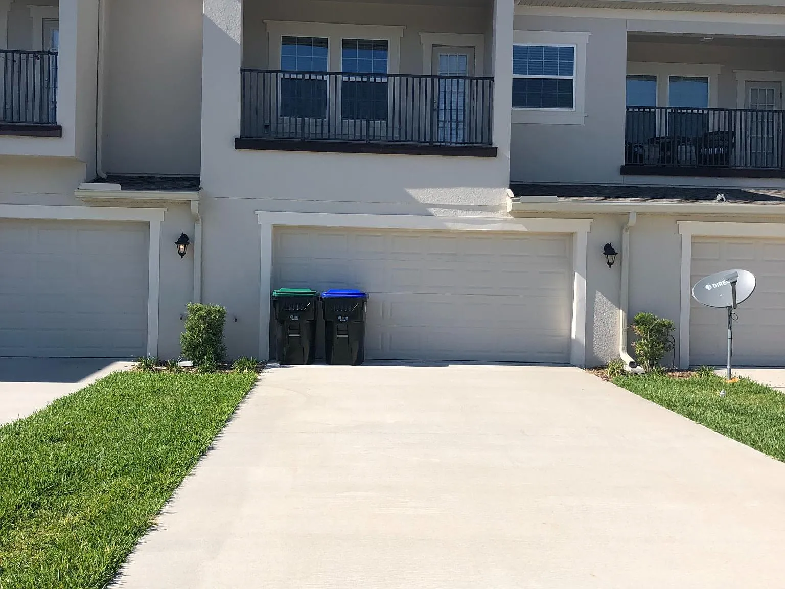 3 bed, 2.5 bath, 1713 sqft, $2,600 — Photo 2