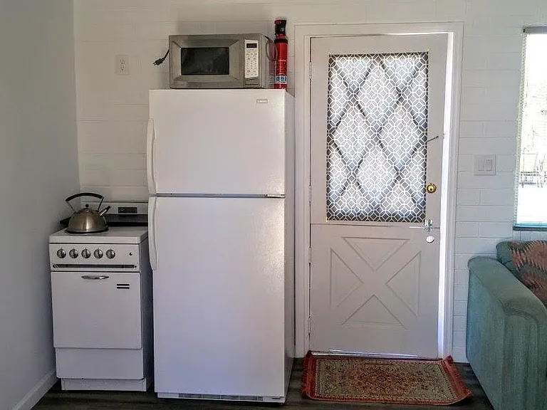 E North Wilshire Dr — Photo 6
