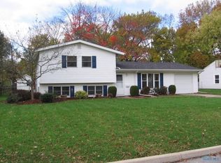 6011 Graystone Dr, Sylvania, OH 43560