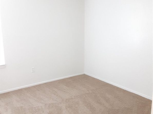 812 NW Summercrest Blvd APT B