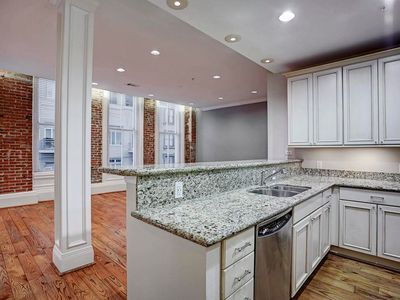 2207 Post Office St APT 309, Galveston, TX, 77550