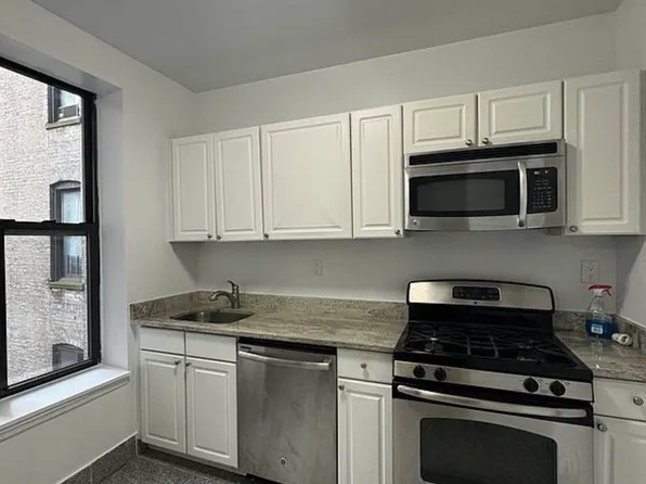 838 Riverside Drive image 1 of 9