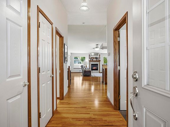 5th image of 2614 Forsythia Dr