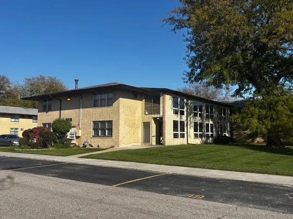 8841 Schneider Ave, Highland, IN