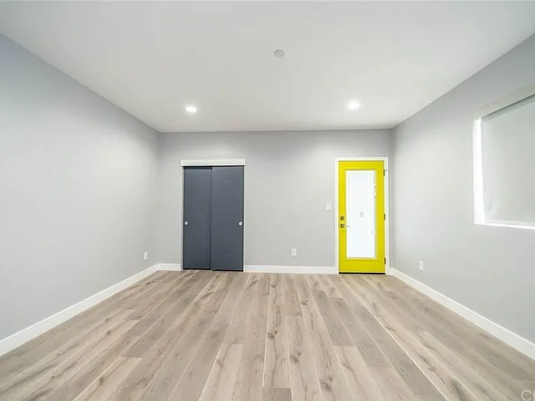 4820 Saint Charles Pl — Photo 16
