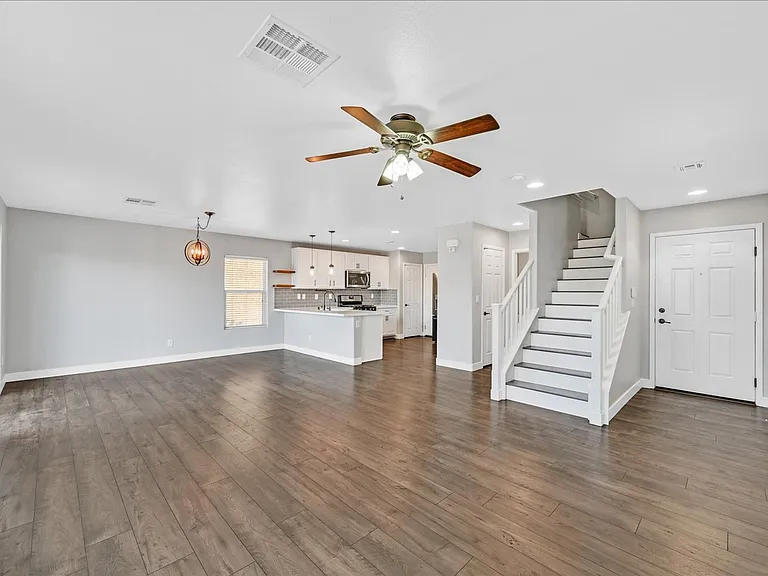 7912 Ivy Run St — Photo 5
