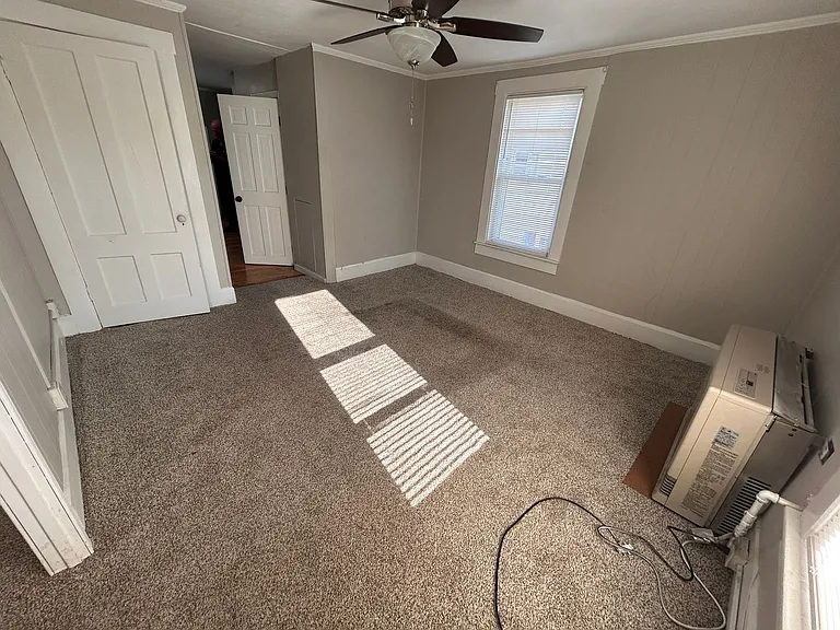 308 Bartlett St W — Photo 5