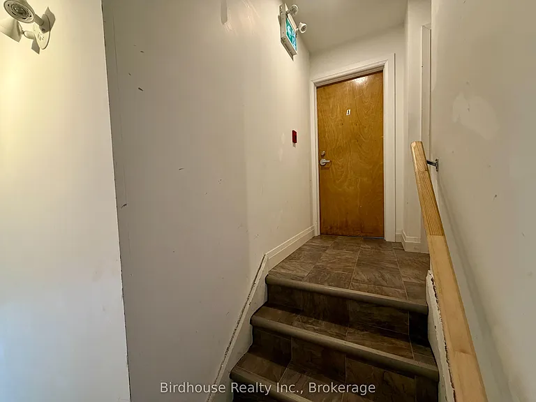 19 Cambridge St S #1 — Photo 13