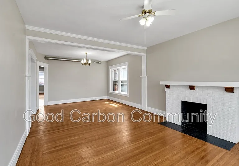 79 Saranac Ave #UPPER — Photo 2