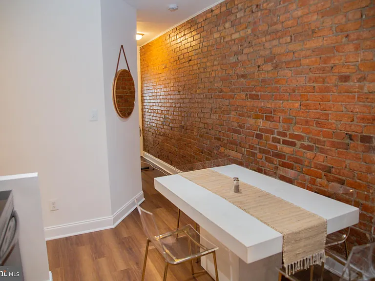 1345 1st St NW #2 — Photo 5