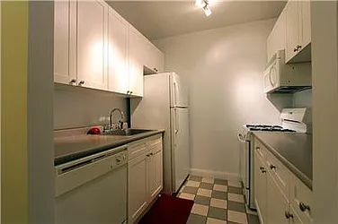 Rented by Domus Realty
