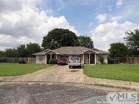 2nd image of 5206 Meadow Pond St