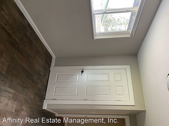 4th image of 12311 111th Ave E APT 1