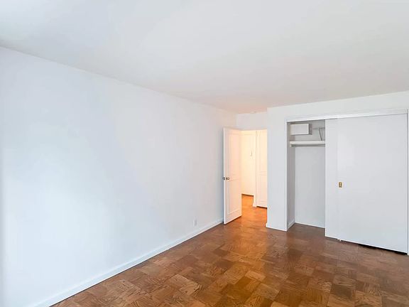 5th image of 220 E 57th St APT 8D