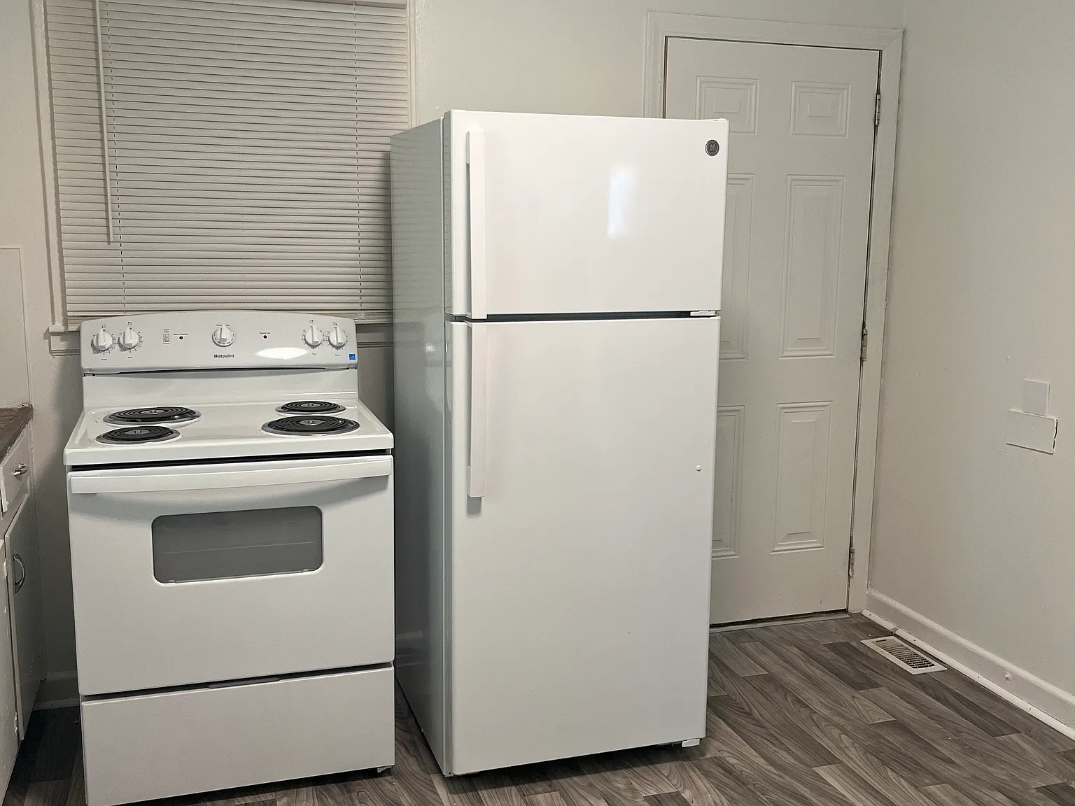 2 bed, $1,275 — Photo 4