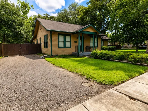 315 S Johnson St, Alvin, TX 77511