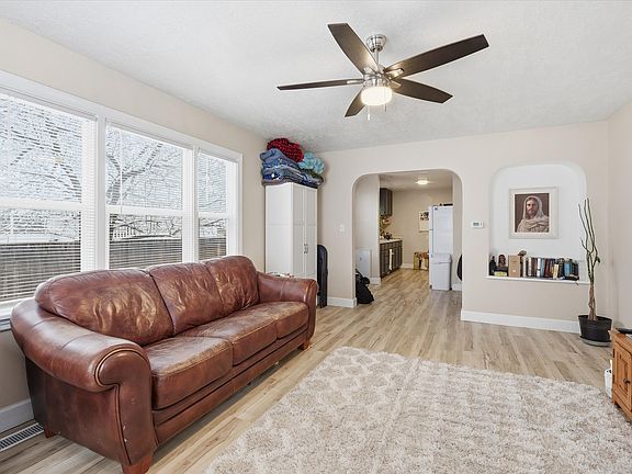 3rd image of 176 E 600 N