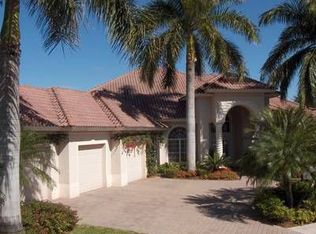 1700 Persimmon Dr, Naples, FL 34109