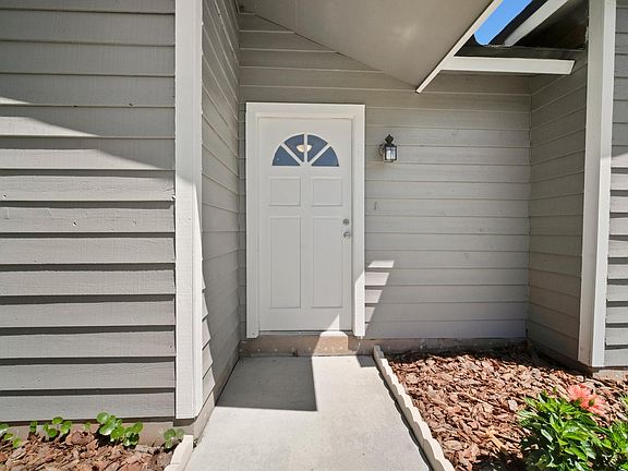 3rd image of 3986 Country Meadows Dr